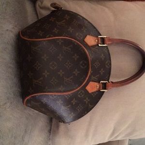 LV hobo purse